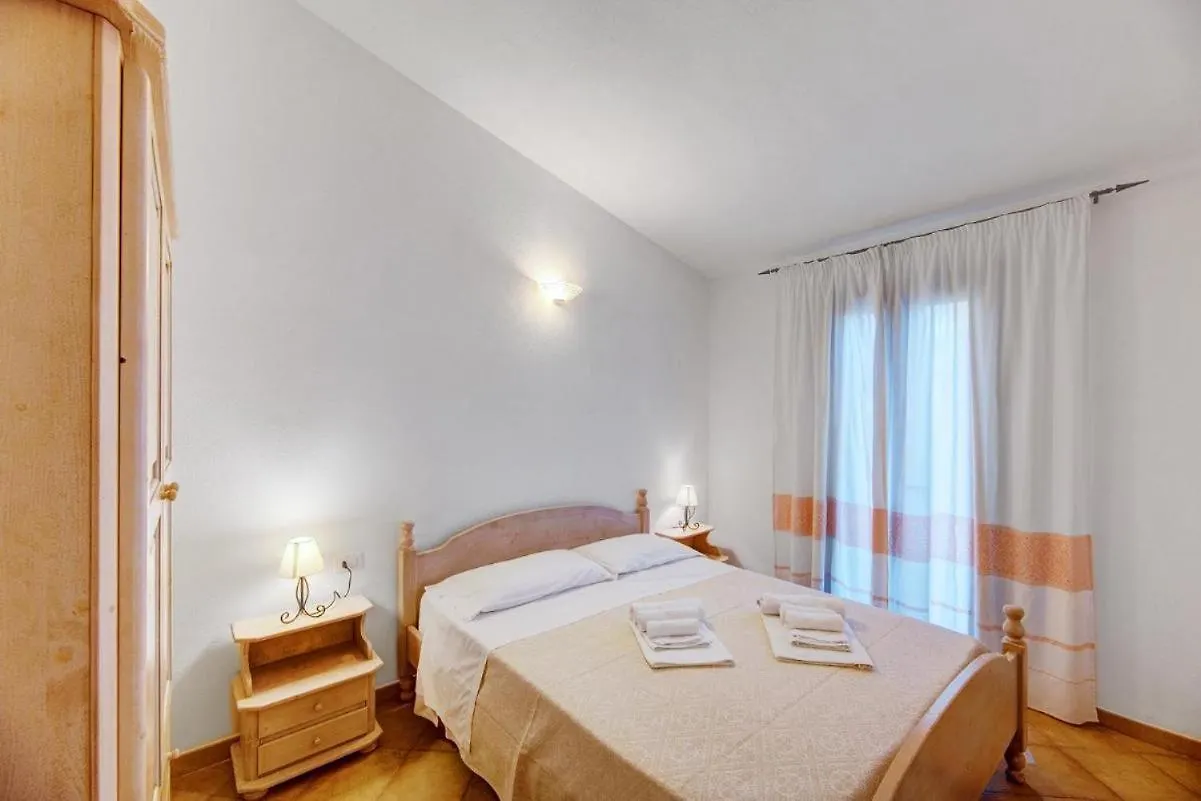 Lejlighed The Fantastic Residenza Badus Two Bedroom Sleeps Six Child Num0821 Badesi