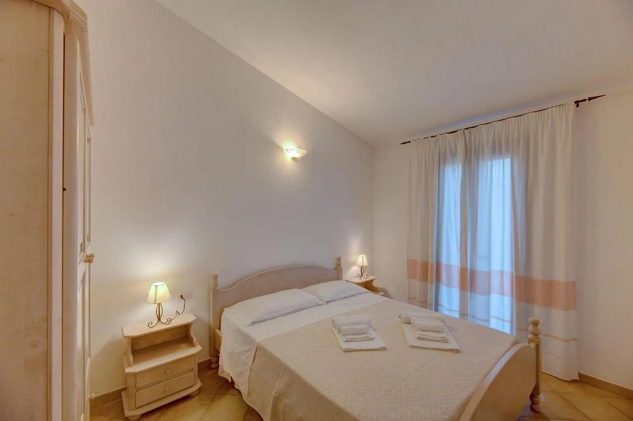 Lejlighed The Fantastic Residenza Badus Two Bedroom Sleeps Six Child Num0821 Badesi Italien