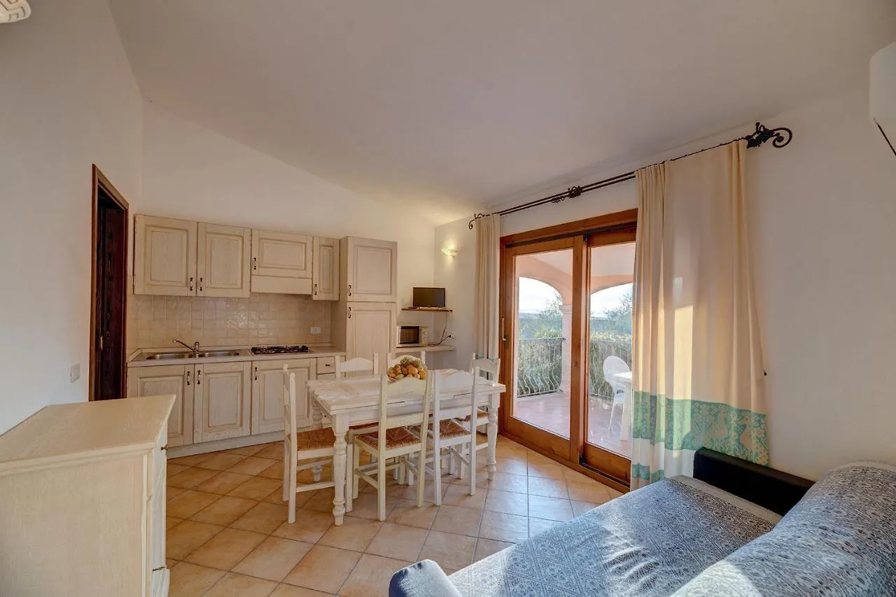 The Fantastic Residenza Badus Two Bedroom Sleeps Six Child Num0821 Badesi Lejlighed